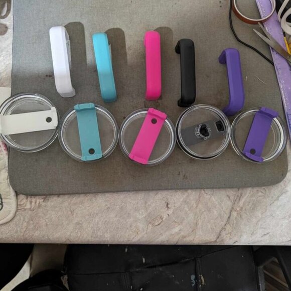 40oz Paint Splitter Mickey and Minnie Tumbler (like the Stanley Quencher) - Picture 2 of 2